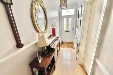 Entrance Hall Aspect 2