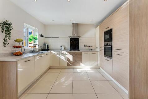 Dining Kitchen Aspect 2