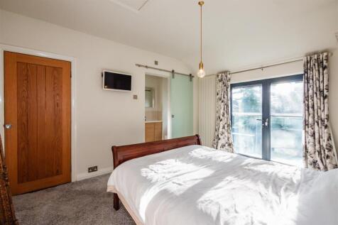 Bedroom 1 Aspect 2