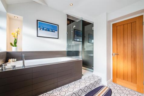 Bathroom Aspect 3