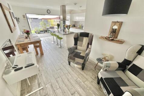 Open Plan Living Dining Kitchen Aspect 2