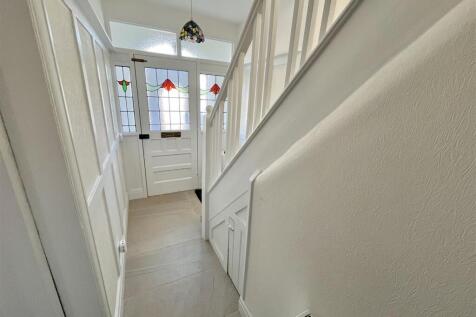 Entrance Hall Aspect 2