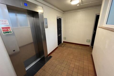 Third Floor Landing &#43; Lift