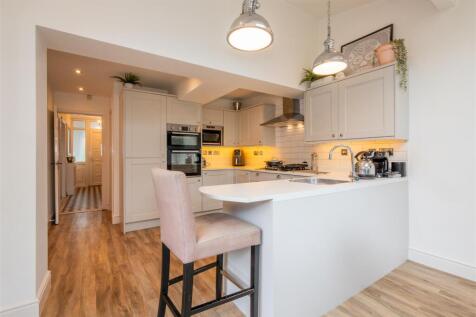 Dining Kitchen Aspect 3