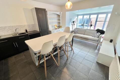 Dining Kitchen 4