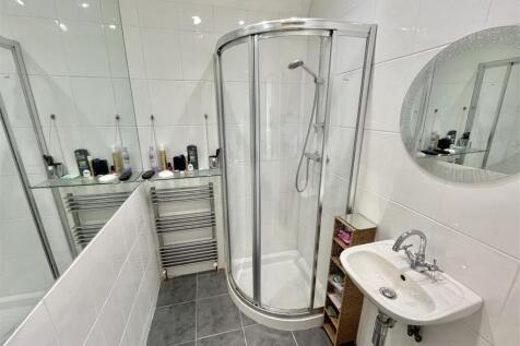 Bed 2 En Suite