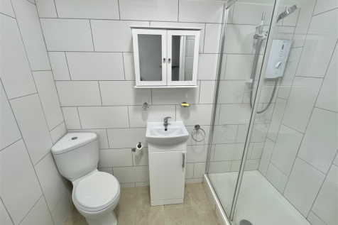 En Suite Shower Room - Bed 1