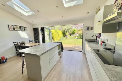 Dining Kitchen Aspect  2