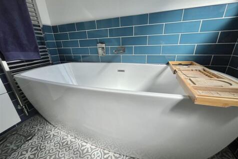 Bathroom Aspect 2