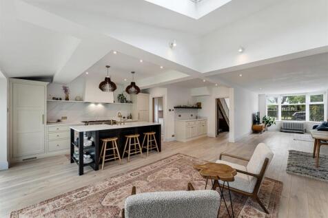 Open Plan Living Dining Kitchen