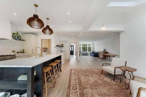 Open Plan Living Dining Kitchen