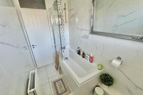 Bathroom Aspect 2