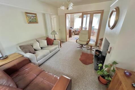 Lounge 3