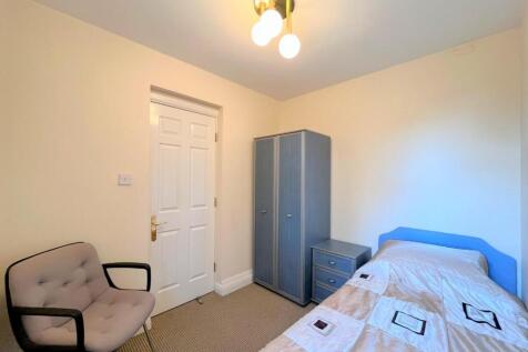 Bedroom 2 Aspect 2