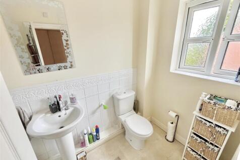 En Suite Shower Room Aspect 2