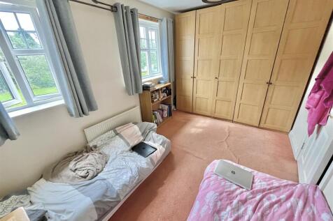 Bedroom 2 Aspect 2