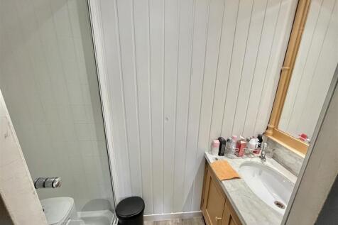 En Suite Shower Room
