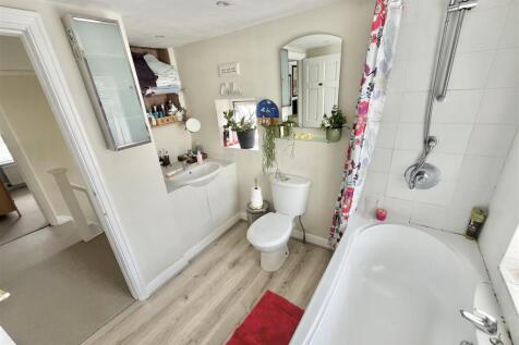 Bathroom Aspect 2