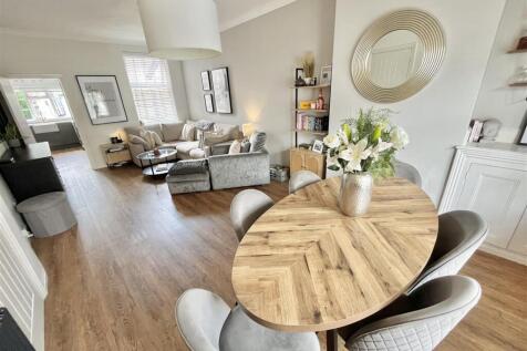Lounge 2