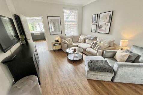 Lounge 4