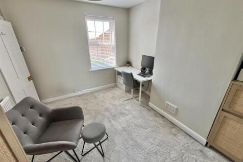 Bedroom 2 Aspect 2