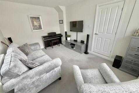 Family Room 4
