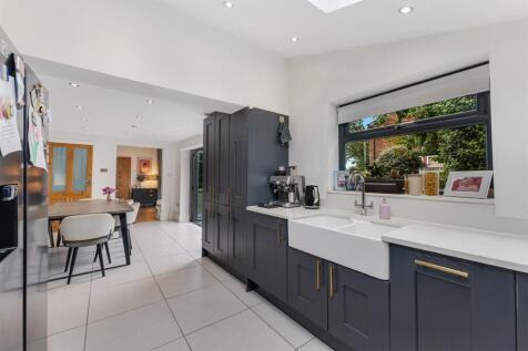 Kitchen Area 2