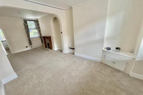 Lounge &amp; Dining Room