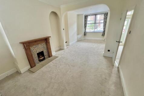 Lounge &amp; Dining Room