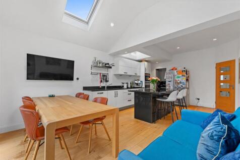 Dining Kitchen 6