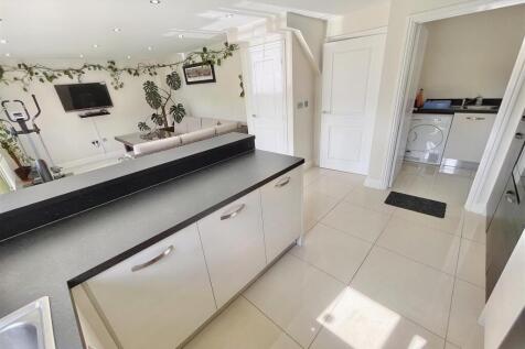 Dining Kitchen Aspect 4