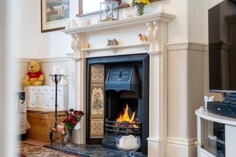 Lounge - Fireplace Feature