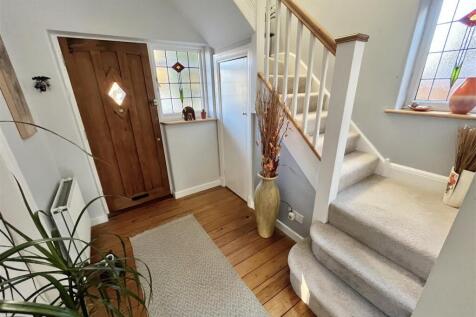 Entrance Hall Aspect 2