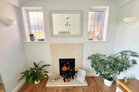 Lounge - Fireplace Feature
