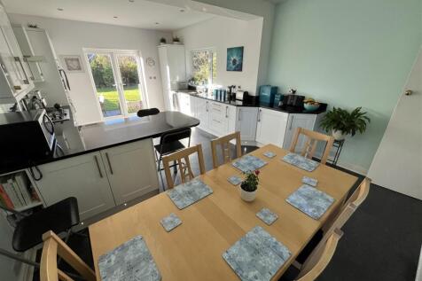 Dining Kitchen Aspect 2