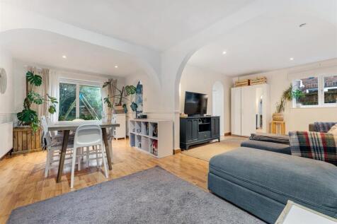 Living Dining Area 2