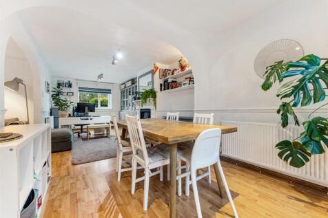 Living Dining Area 3