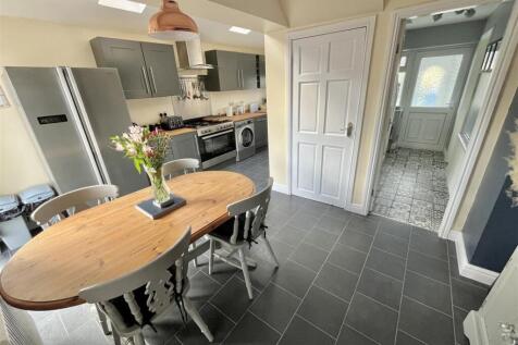 Dining Kitchen Aspect 2