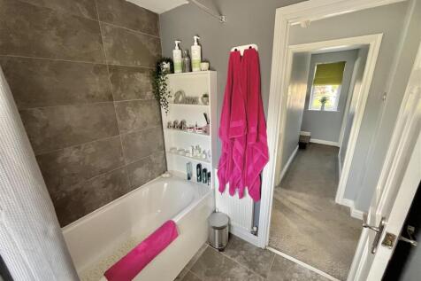 Bathroom Aspect 2