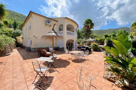 Property Image 4