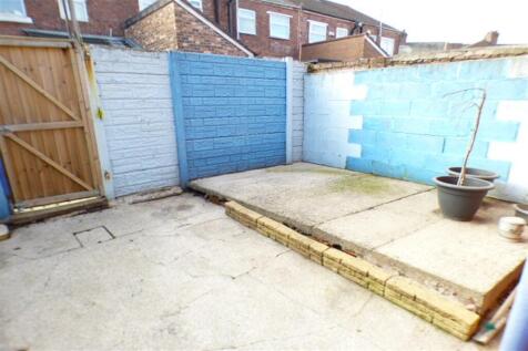 Courtyard to rear