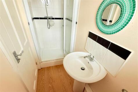 Ensuite Shower room