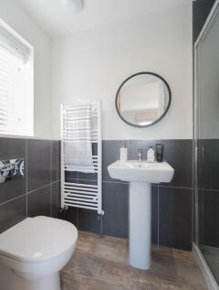 En-Suite 2