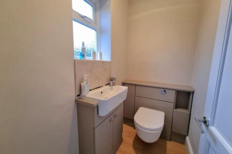 Cloakroom/wc