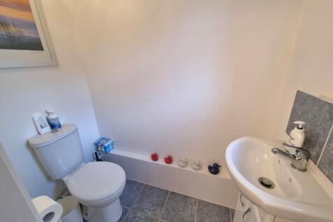 Cloakroom/wc
