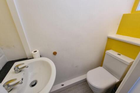 Cloakroom/wc