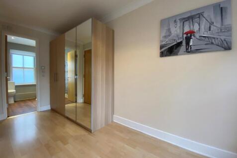 Bedroom 11.jpg