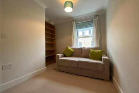 Bedroom 33.jpg
