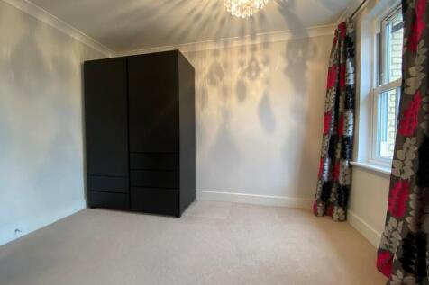 Bedroom 22.jpg