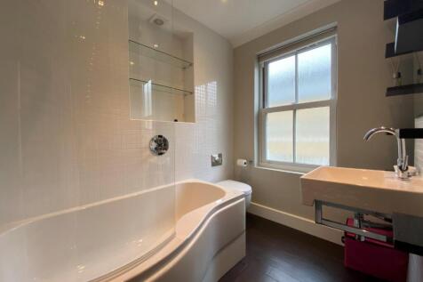 Bathroom.jpg